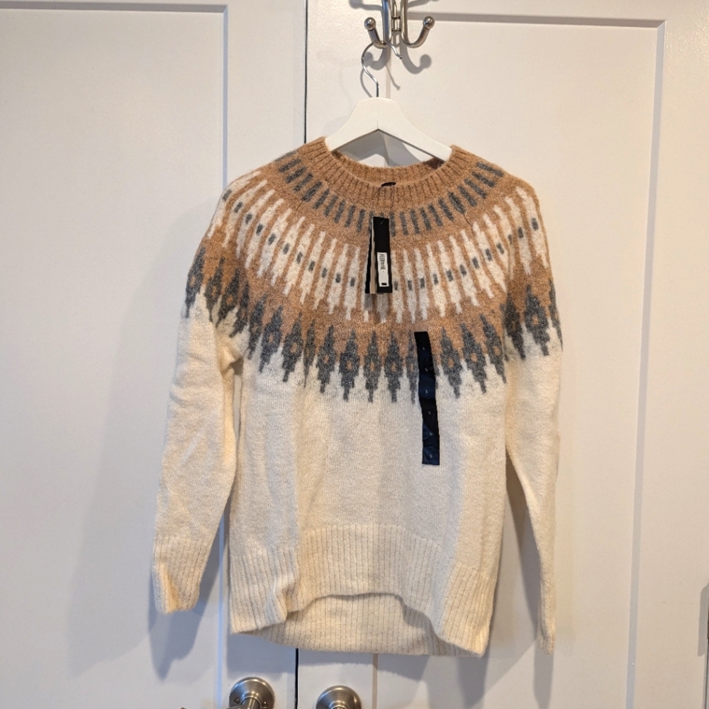 Banana Republic NWT sweater size small